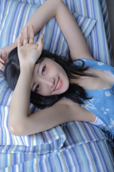 坤坤寒进桃子里
